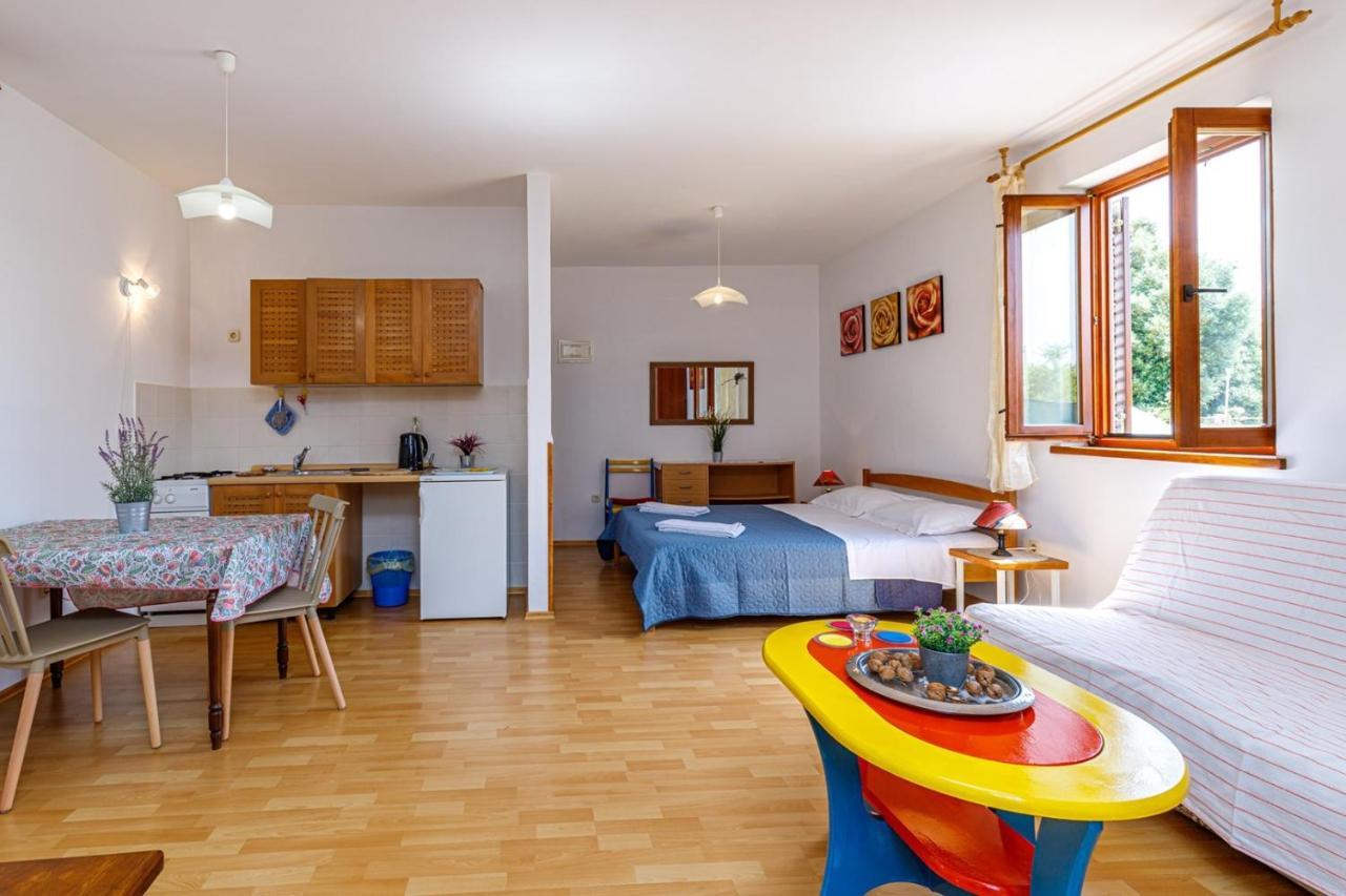 Apartments Pernar Porec Luaran gambar