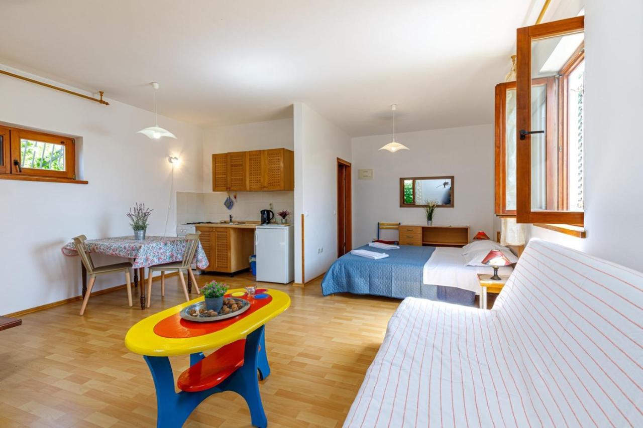 Apartments Pernar Porec Luaran gambar