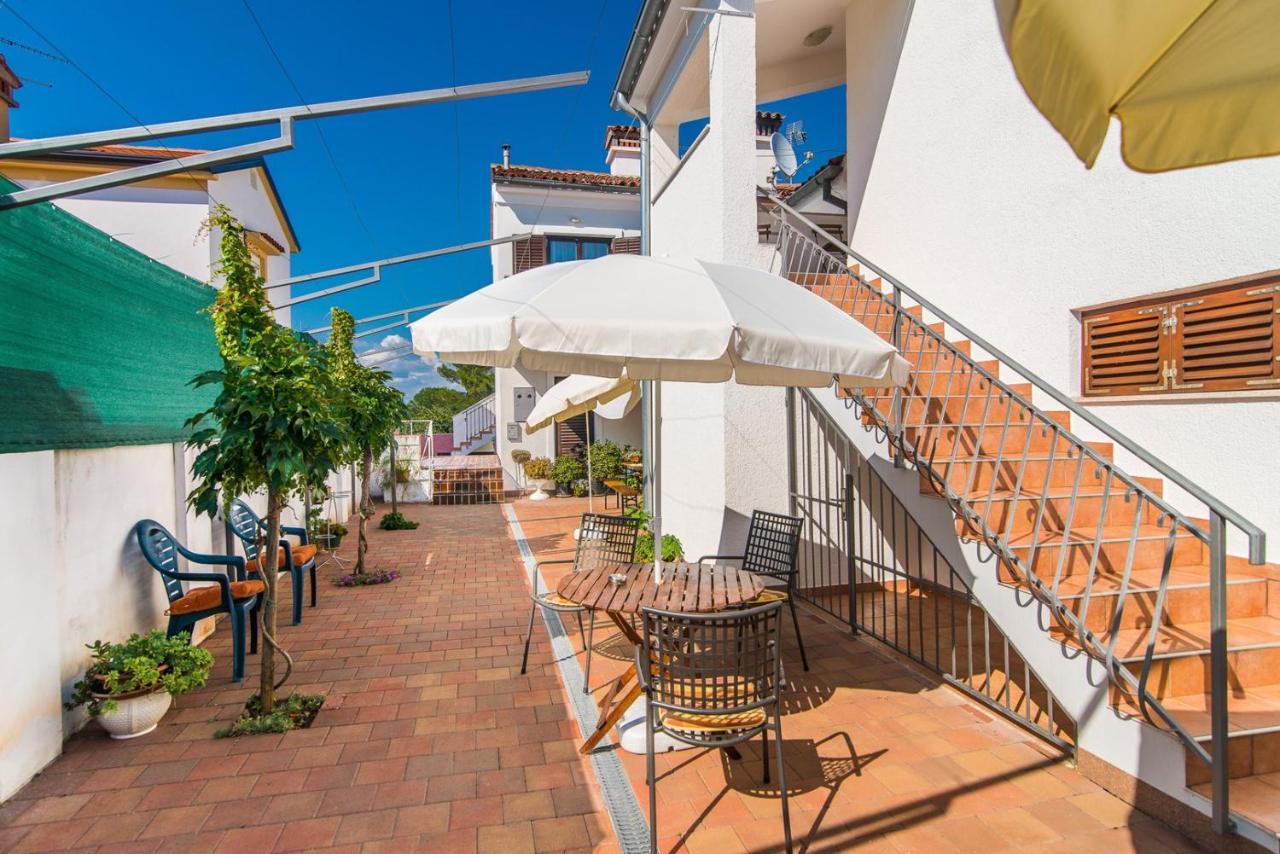 Apartments Pernar Porec Luaran gambar